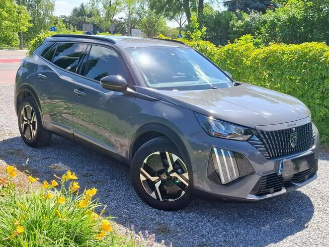 Elegancki Peugeot 2008 Benzyna-Manual