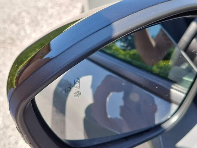 Elegancki Peugeot 2008 Benzyna-Manual