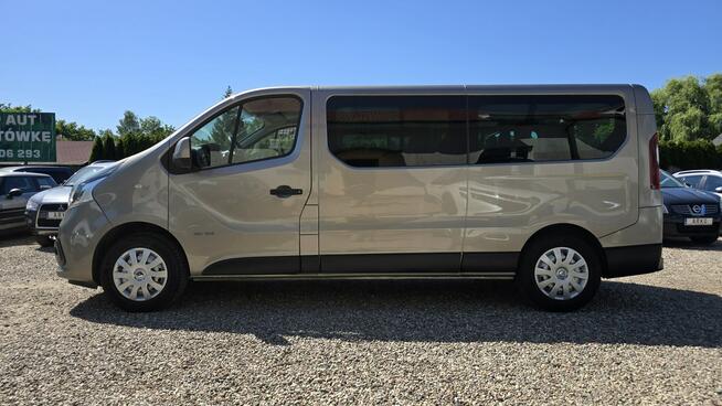 Renault Trafic 9 miejsc, 2 komplety kół
