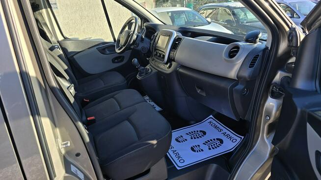 Renault Trafic 9 miejsc, 2 komplety kół