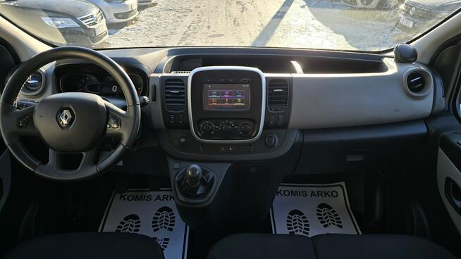 Renault Trafic 9 miejsc, 2 komplety kół