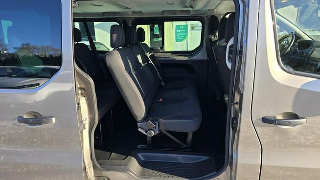 Renault Trafic 9 miejsc, 2 komplety kół
