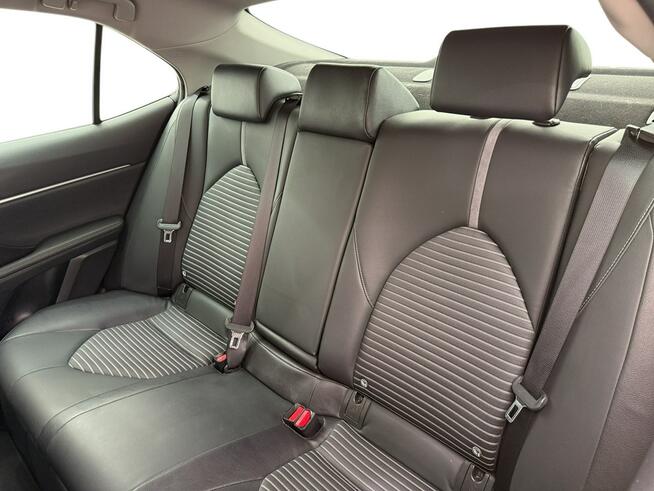 Toyota Camry 2.5 Hybrid Comfort CVT Sedan