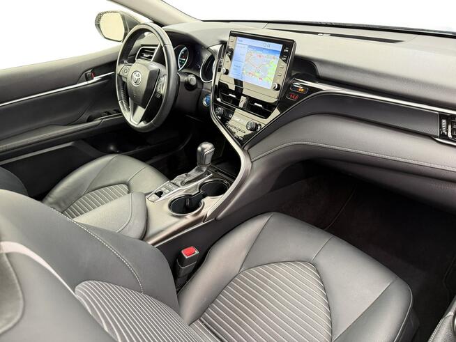 Toyota Camry 2.5 Hybrid Comfort CVT Sedan