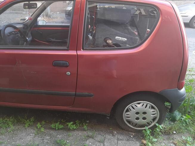 Sprzedam Seicento na części w całości.