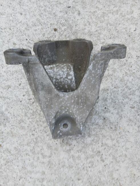 ŁAPA SILNIKA PRAWA 8E0199308H AUDI A4 B6 A6 C5 2.4 BDV 3.0 A