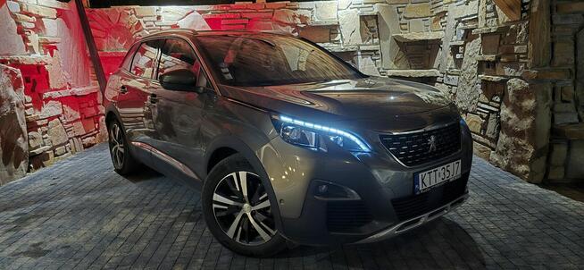 PEUGEOT 3008 HYBRID – NOWOCZESNOŚĆ, KOMFORT I OSZCZĘDNOŚĆ!