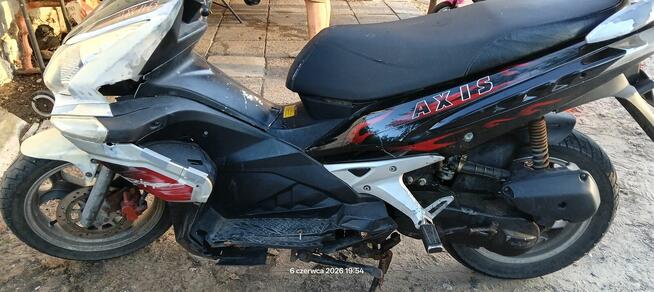 Skuter Zipp Axis