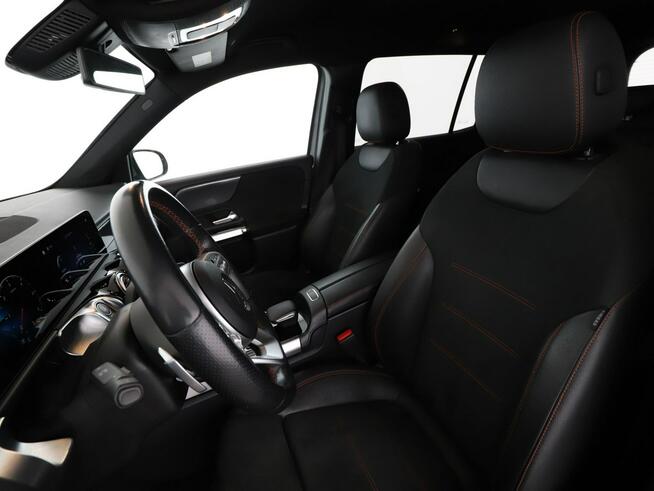 Mercedes GLB FV23% 7 os. automat full LED skóra/alcantara navi MBUX Premium kamery