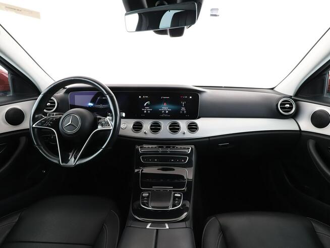 Mercedes E 300 FV23% PHEV skóra virtual cocpit kamery el. fotele z pamięcią MBUX ACC