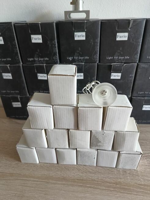 Oprawy aluminiowe/szklane do zabudowy podtynkowej jak nowe