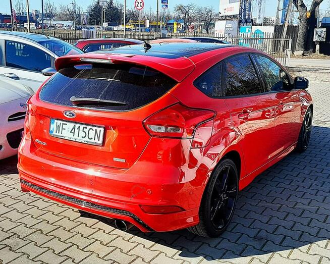 Ford Focus ST-Line sport wersja Red&Black 1,5 182KM