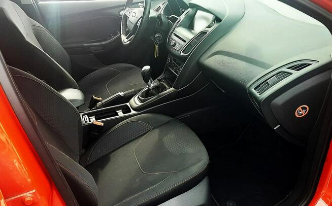 Ford Focus ST-Line sport wersja Red&Black 1,5 182KM