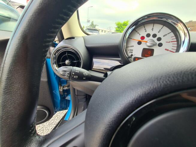 Mini Cooper BAYSWATER Skóra Klimatronik Tempomat Sensory Halogeny Komputer Alu