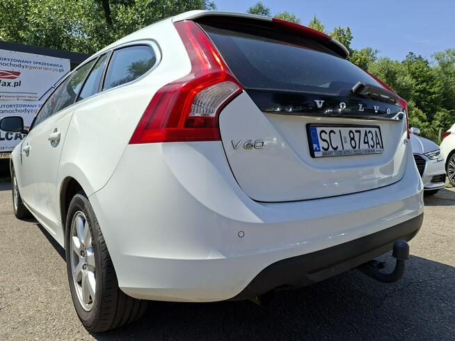 V60 2.0 D3 Momentum, Webasto, Bluetooth, Hak, PDC, Bi-Xenon