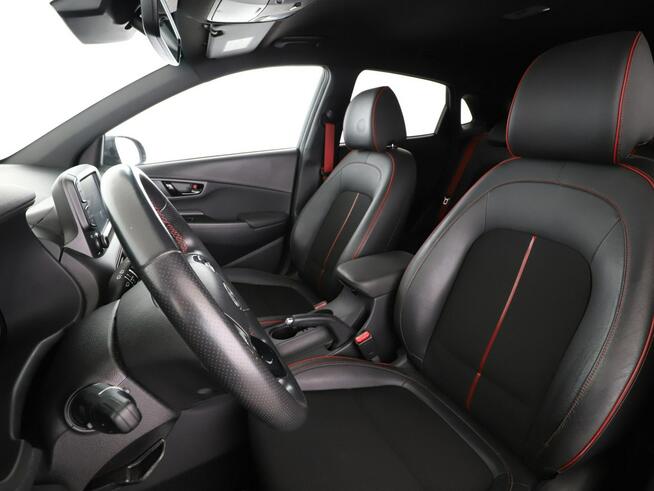 Hyundai Kona automat półskóra full LED navi klima auto kamera i czujniki parkowania