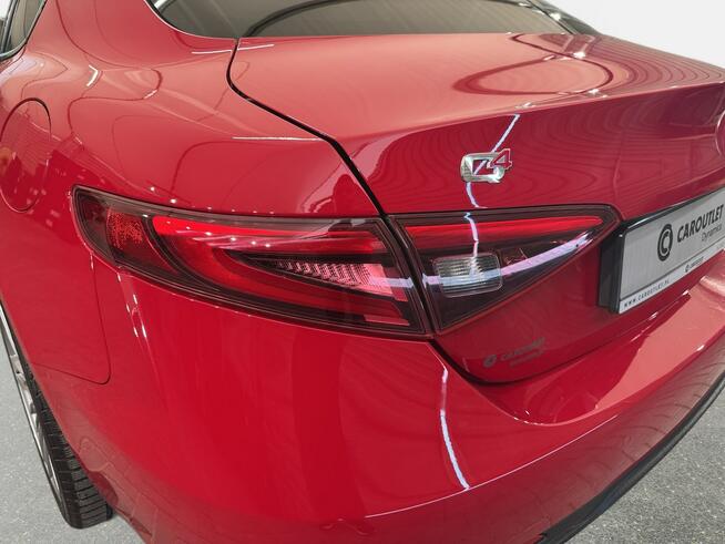 Alfa Romeo Giulia Veloce 2.0 Turbo 280KM automat 4x4 2018 r., salon PL, serwisowana
