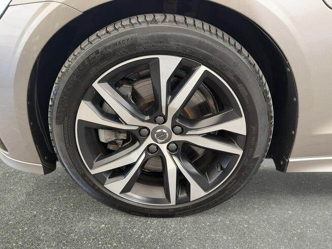 Volvo V60 VAT 23% R-Design 2.0 T8 PHEV 455KM automat AWD 2022 r., salon PL HAK
