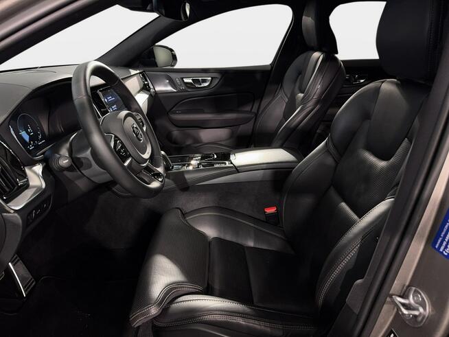 Volvo V60 VAT 23% R-Design 2.0 T8 PHEV 455KM automat AWD 2022 r., salon PL HAK