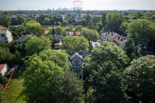 Historyczna willa z potencjałem|Warszawa Włochy