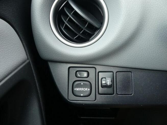 Toyota Yaris 1,33 VVTi Premium Edition Klima Kamera Cofania Alu 7 x Airbag