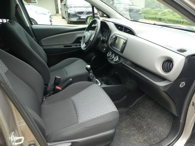 Toyota Yaris 1,33 VVTi Premium Edition Klima Kamera Cofania Alu 7 x Airbag