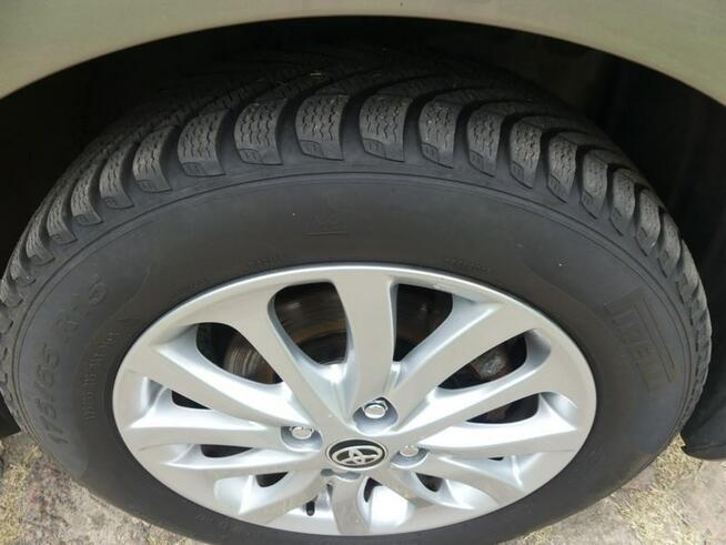 Toyota Yaris 1,33 VVTi Premium Edition Klima Kamera Cofania Alu 7 x Airbag