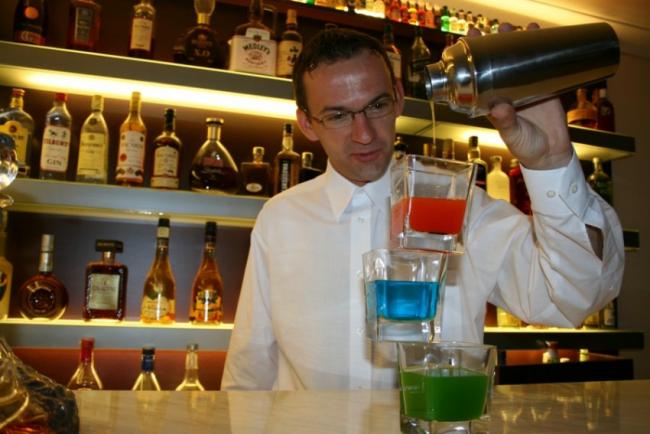 FLAIR FANATIC Pokazy barmańskie Obsługa Fontanny alkoholowe