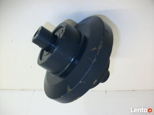 Koła napędowe, rolki prowadzące, koła napinające.