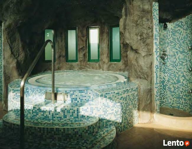 GE Holding Budowa fontann i basenów.