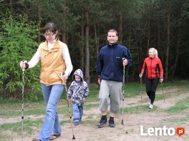 Domek w parku krajobrazowym w lesie blisko jezior