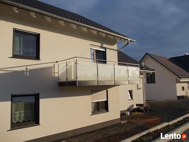 Balustrady, poręcze, podjazdy dla niepełnosprawnych.