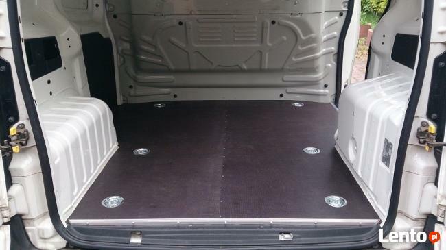 Zabudowy samochodów użytkowych. podłogi ściany