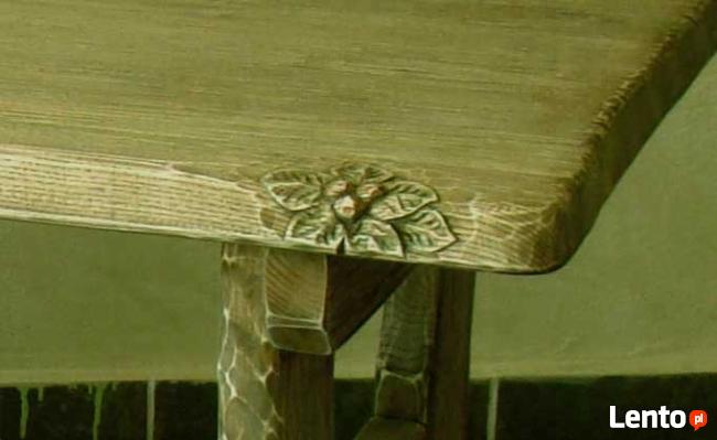 OKAZJA - Rzeźbiony stolik kawowy