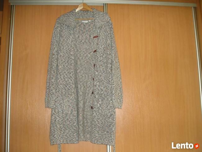 długi sweter z paskiem 40-42 Yessica