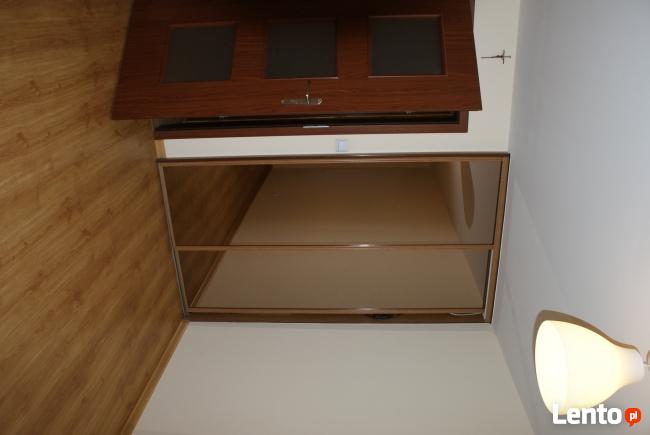 Wynajmę pokój w mieszkaniu 4 pokojowym lub 3 pokoje..