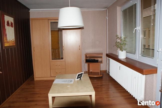 Wynajmę pokój w mieszkaniu 4 pokojowym lub 3 pokoje..