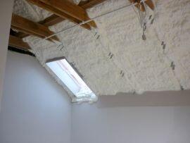 Termowizja zimno na poddaszu Wdmuchiwanie celulozy naprawa