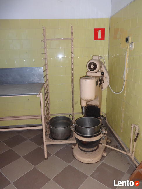 KAMIENICĘ Z PIEKARNIĄ CUKIERNIĄ