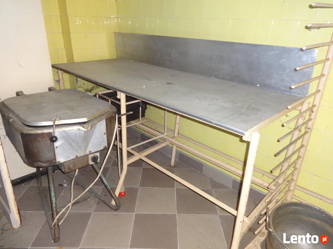 KAMIENICĘ Z PIEKARNIĄ CUKIERNIĄ