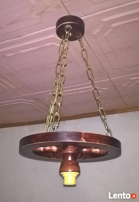 Lampa koło wozu drewniana