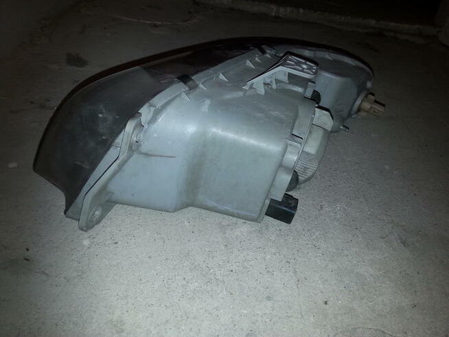 Sprzedam reflektor do Daewoo Nubira I