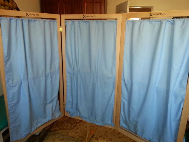 sprzedam wyposażenie gabinetu do masazu cena do negocjacjii