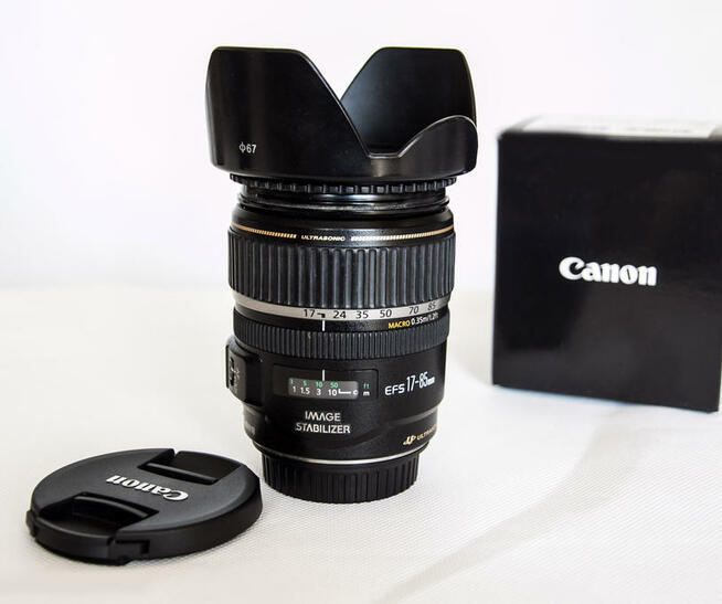 Obiektyw Canon EF-S 17-85 mm f/4-5.6 IS USM + akcesoria
