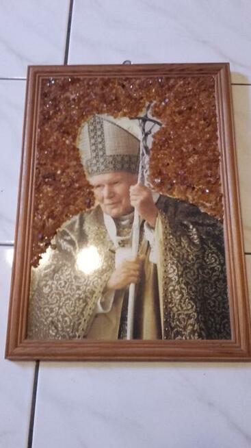 Sprzedam obraz Papieza dekorowany bursztynem ładny