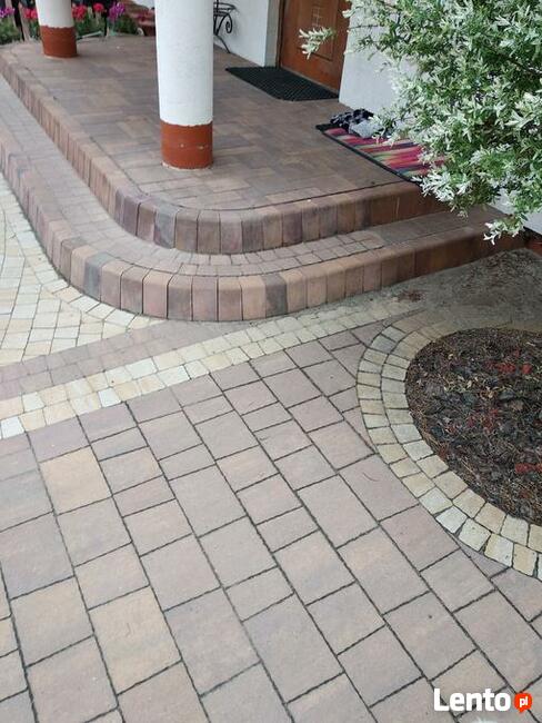 Układanie kostki brukowej