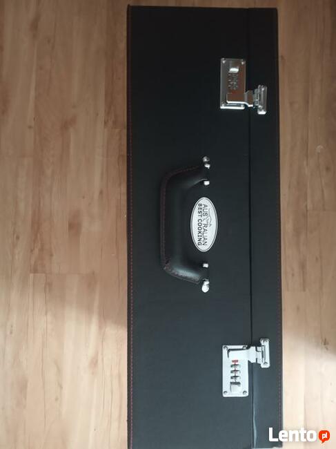 Zestaw 12 australijskich garnków w walizce