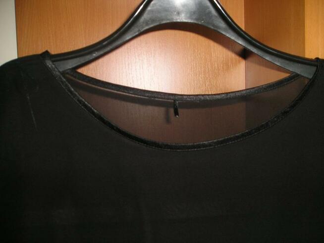 sweterek w paski + czarna bluzka mgiełka Cubus 40