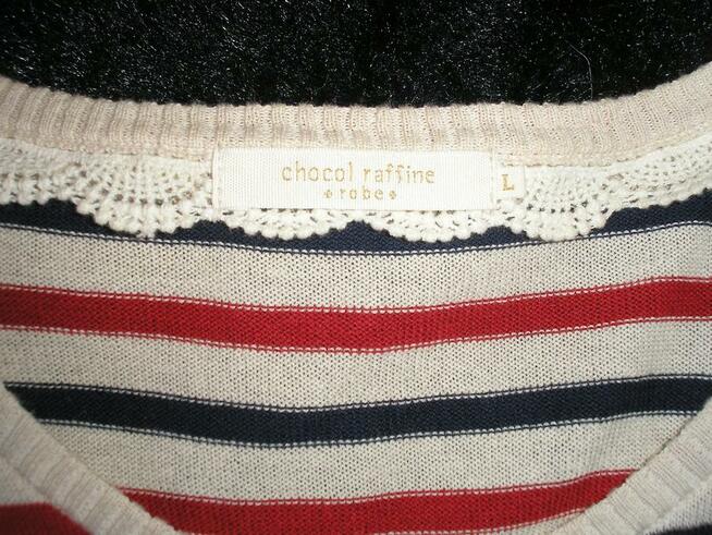 sweterek w paski + czarna bluzka mgiełka Cubus 40