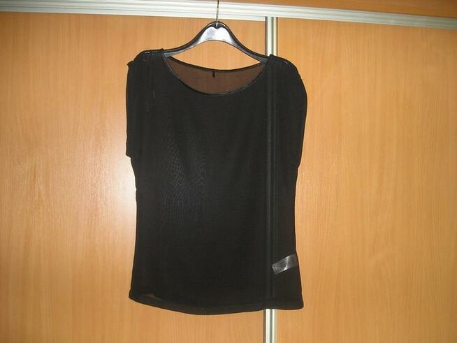 sweterek w paski + czarna bluzka mgiełka Cubus 40